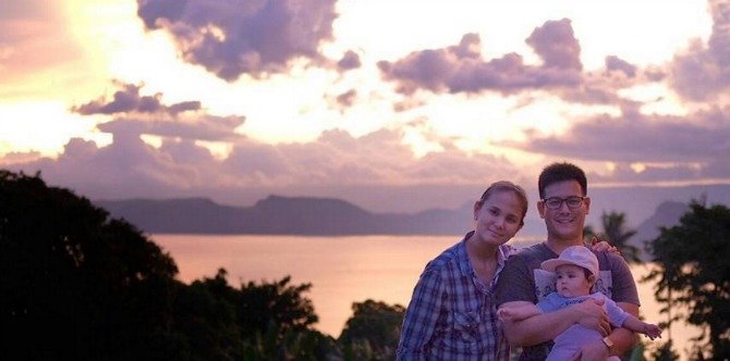 LOOK: John Prats and Isabel Oli mark baby Feather's 5th month