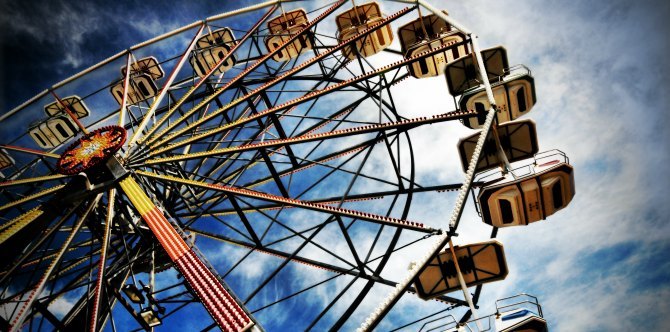 "In search of the perfect selfie": Schoolgirl's hair gets tangled in ferris wheel