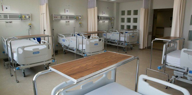 Report says that over 400 hospitals and care homes failed to meet food safety standards