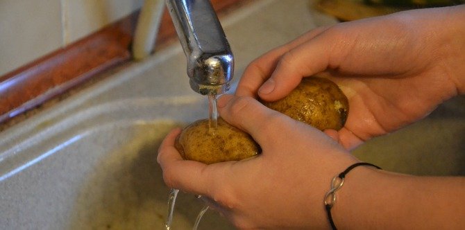 Are you learning unsafe food handling from popular cooking shows on TV?