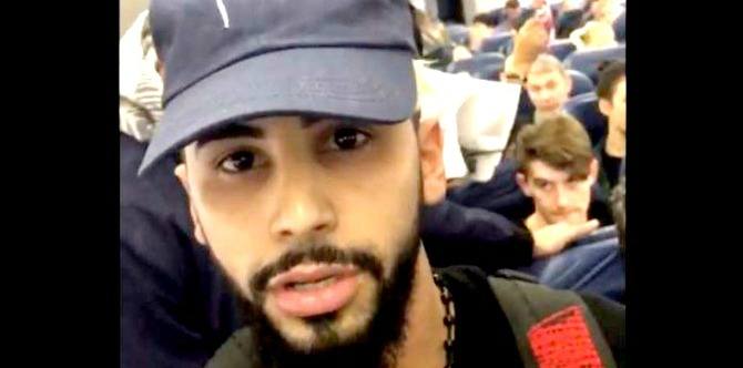 Man claims he was evicted from a plane as he was speaking in Arabic