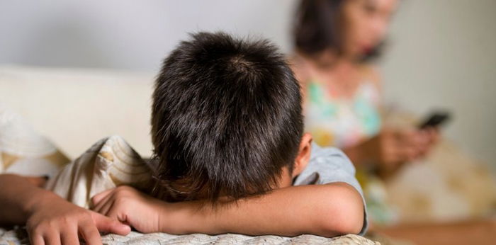 Not paying attention to your child and other parenting mistakes you should avoid