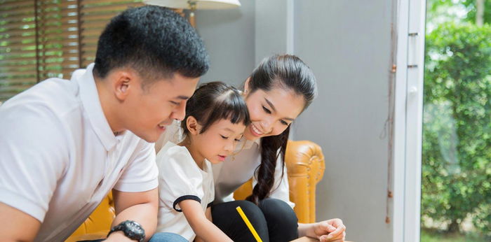 4 things to consider before investing in your child's college fund