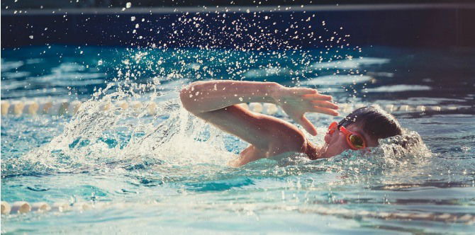 5 benefits of swimming for your little ones