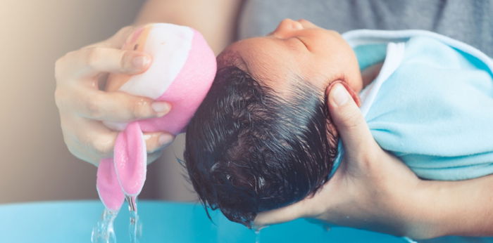 Parenting hacks on how to give newborn a bath