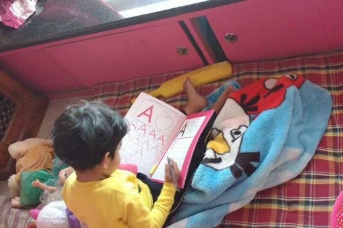 How my 3-year-old started writing herself