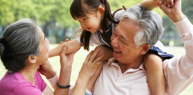 Grandparents who spoil their grandkids "causing harm to children's health"