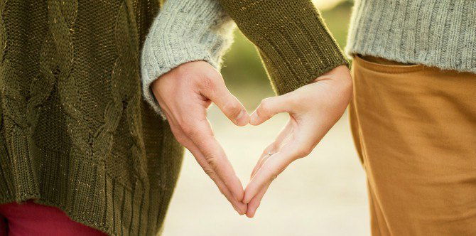 9 Easy ways that can help you and your husband 'get in the mood'