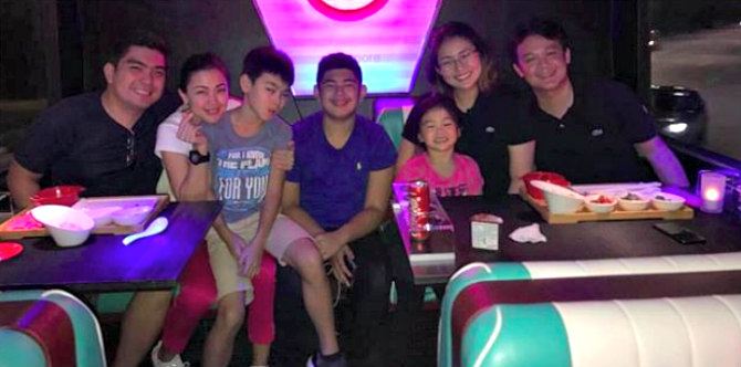 LOOK: Jodi Sta. Maria and Jolo Revilla bond with Iwa Moto, Pampi Lacson and kids in Singapore