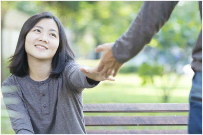 21 signs that your husband is going to love you even after 20 years of marriage!