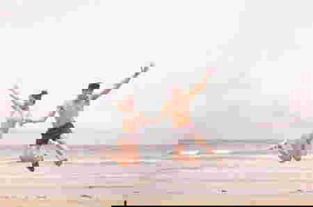 Want to make travelling with the one extra fun? Take your cue from Maxene Magalona and fiancé Robby Mananquil