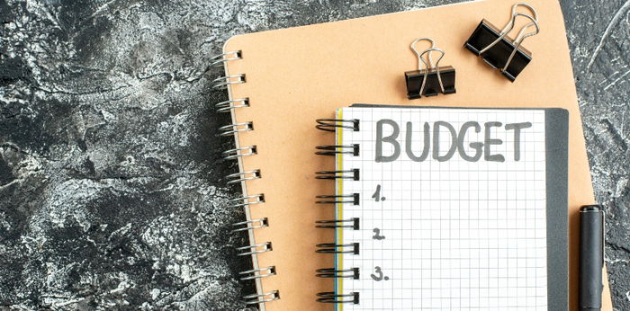 5 Money saving tips to keep your budget on track during the holidays