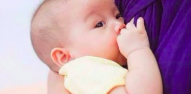Transgender woman becomes the first in the world to breastfeed a baby!