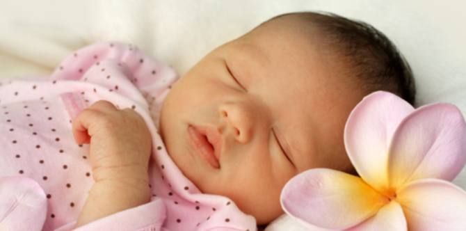 Development at paglaki ni baby sa kaniyang ika-2 buwan