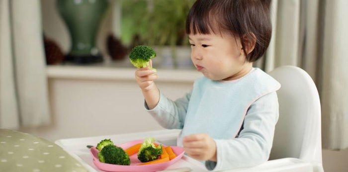 Mahirap pakainin ang bata? 5 tips para mapakain ng gulay ang pihikang anak
