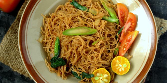 Try this easy, savoury fried bihon recipe