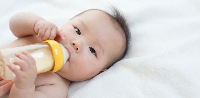 A mom's guide to pumping breast milk for baby's every stage