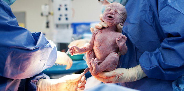 Ano ang nangyayari sa unang 24 oras ng iyong sanggol?