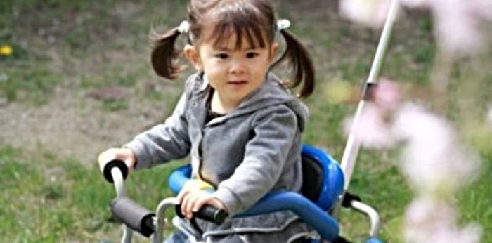 Development at paglaki ng 3-taon at 2-buwan na bata