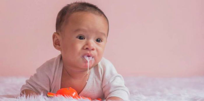 Acid reflux sa mga baby: Sanhi, sintomas, at lunas para dito