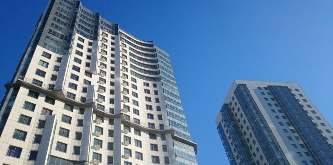 2-anyos, nahulog sa 10th floor ng isang condominium