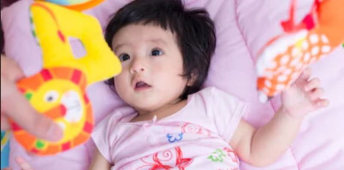 Baby development and milestones: your 4 month old