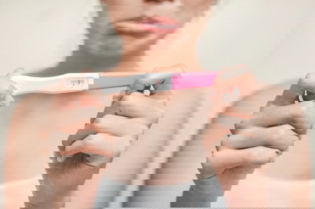pregnancy test result faint line