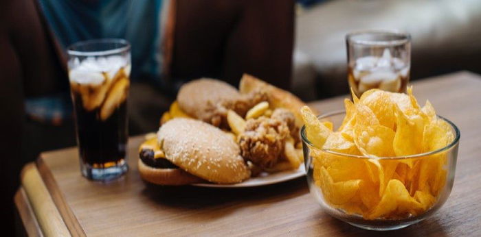 Bata, nabulag dahil sa sobrang pagkain ng junk foods