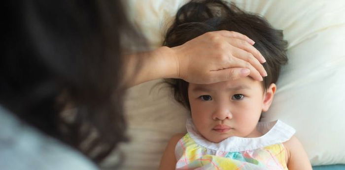 May lagnat ang anak? 7 na dapat gawin para bumaba ang lagnat nito