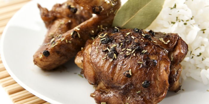 How to make Filipino chicken adobo