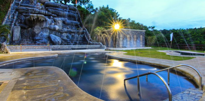 10 Cheap resorts sa Laguna na maaari niyong puntahan ng buong pamilya