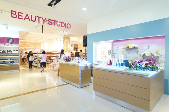 Avon launches its brand new branch model in Taft 