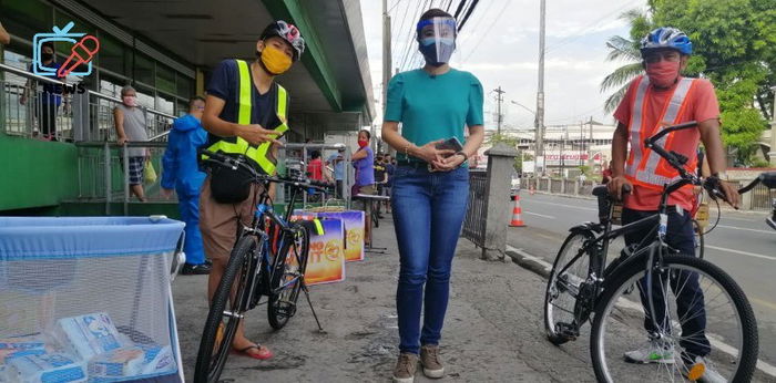 Daddies na naglalakad araw-araw papasok ng trabaho, binigyan ng libreng bike