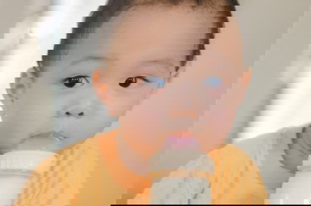 pagpapakain sa bata