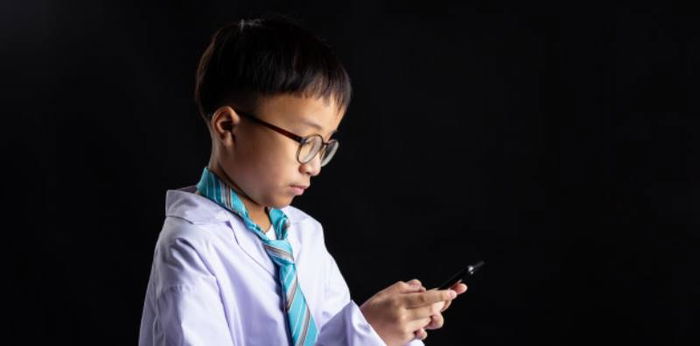 8 signs na addicted na ang anak mo sa gadgets