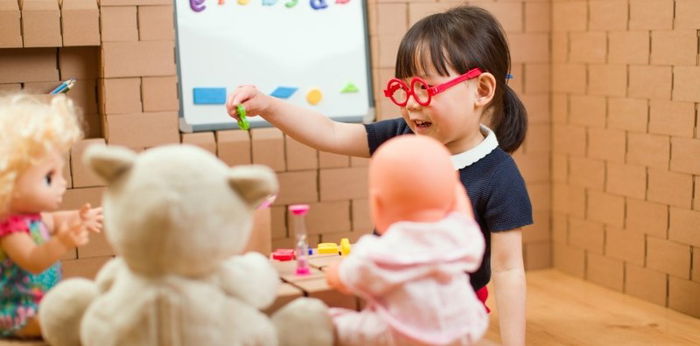 STUDY: Paglalaro ng manika, may positibong epekto sa mga bata!