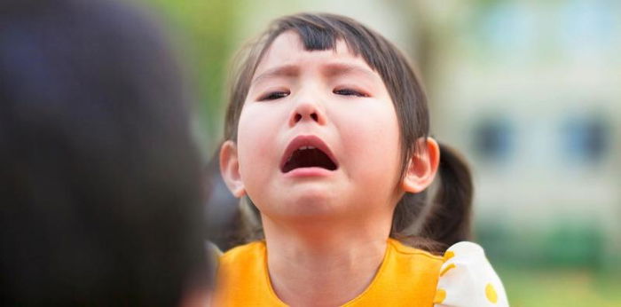 Uri ng disiplina sa batang umiiyak kapag natatalo sa isang bagay