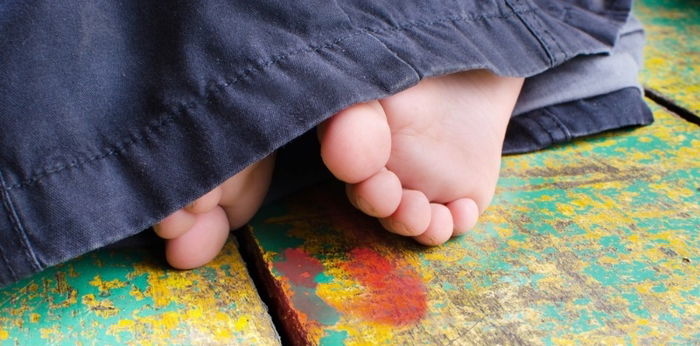 Ama, pinukpok ng feeding bottle ang 3-month-old baby na iyak nang iyak