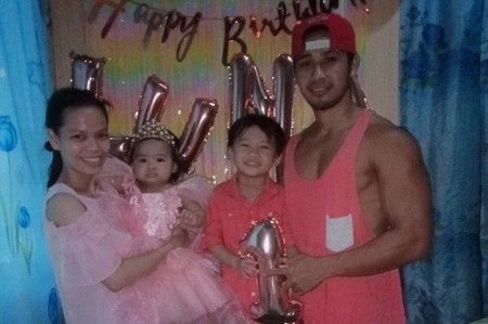 mommy family with daughter