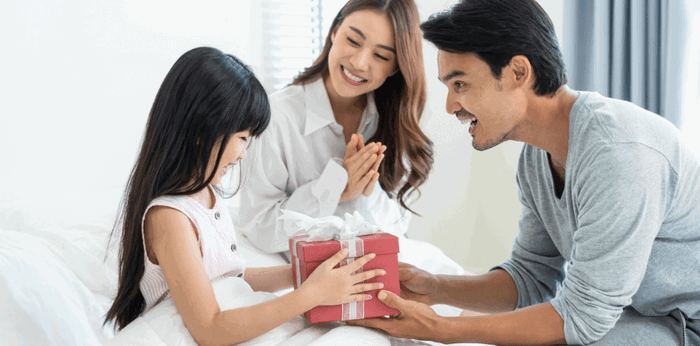 Masama bang bigyan ng gadget ang bata bilang regalo? Ito ang sabi ng experts