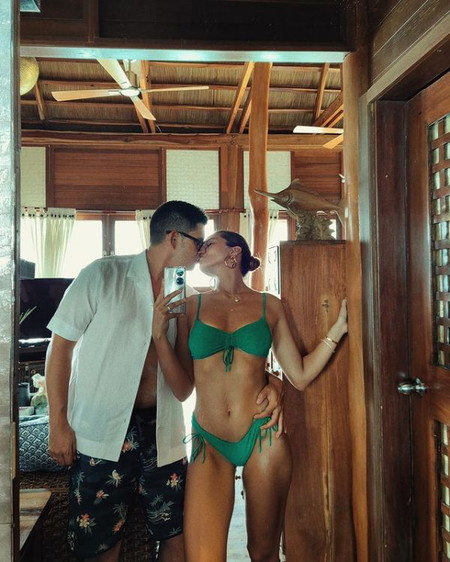 sarah lahbati stretch marks