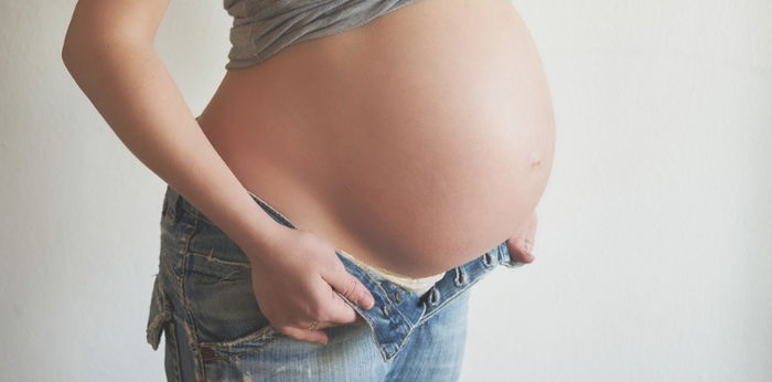 Wearing jeans while pregnant? What not to wear during pregnancy