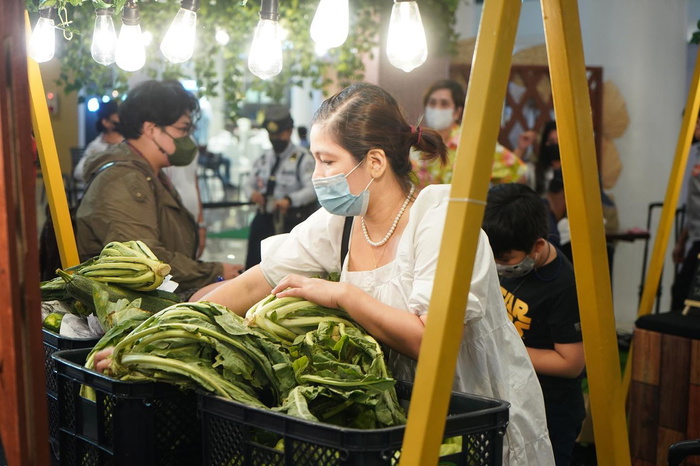 Support Local Farmers: Eart and Box All-You-Can at Ayala Malls
