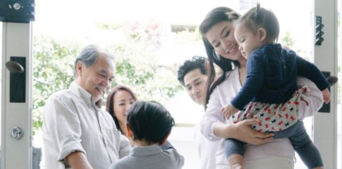 “They can’t kiss the baby:” Mom keeps unvaccinated family away from infant