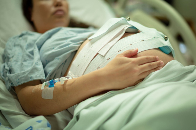 woman in labor - what to do during labor