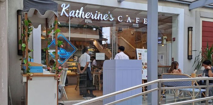 Katherine's Café New Home In The South