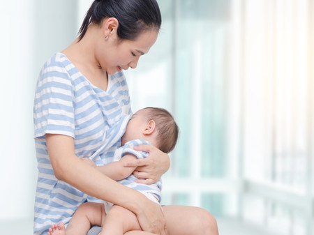 #MommyHacks: 6 Nipple Cream For Breastfeeding That Will Help Prevent Soreness
