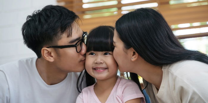 STUDY: Sobrang pagmamahal sa iyong anak maaaring makaapekto sa skills development at mental health niya