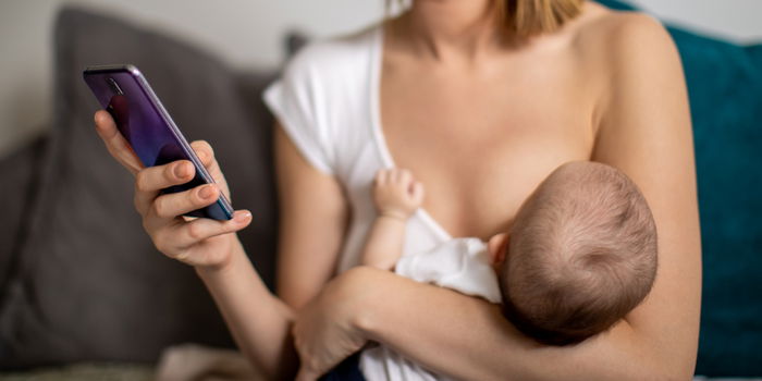 Breastfeeding and mobile phone use: Why you should put your phone away