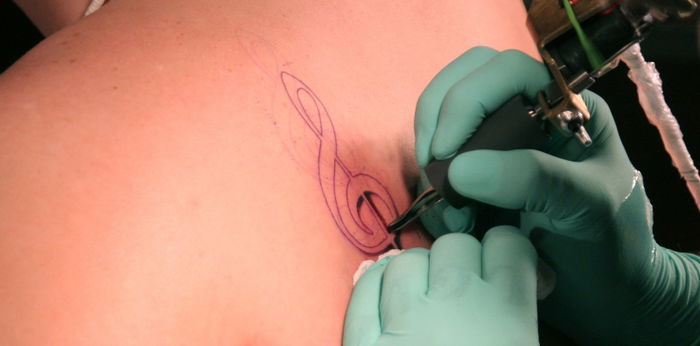 Breastfeeding Mom asks: "Can I get a tattoo if I'm breastfeeding?"